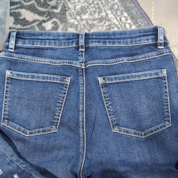 Distressed jeans - Picture 4 of 4